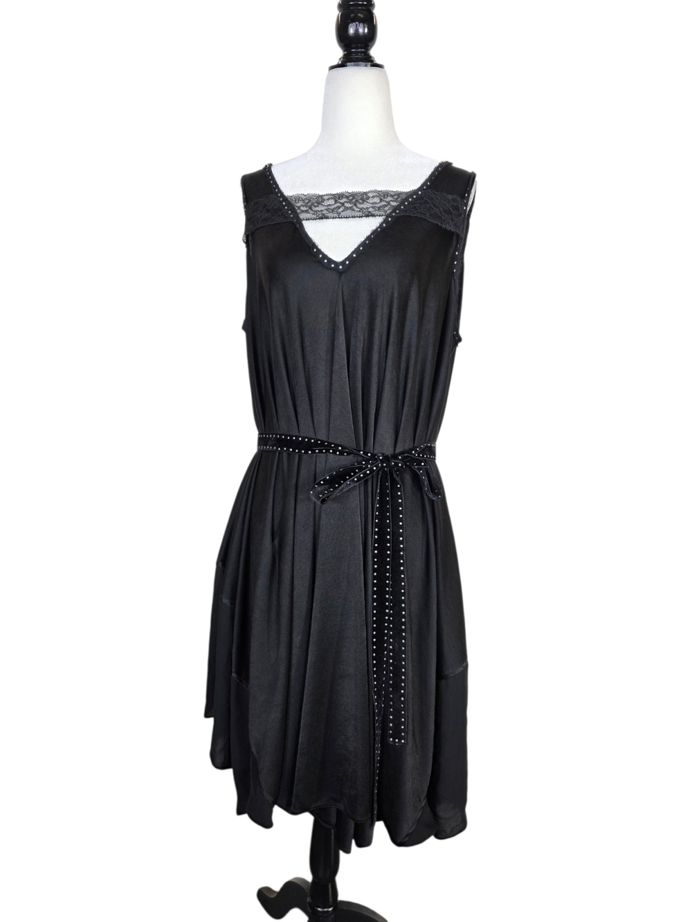 BCBGMaxAzria Black  Silk Contrast Flowy Lace-Yoke Studded Tie-Waist Midi Dress